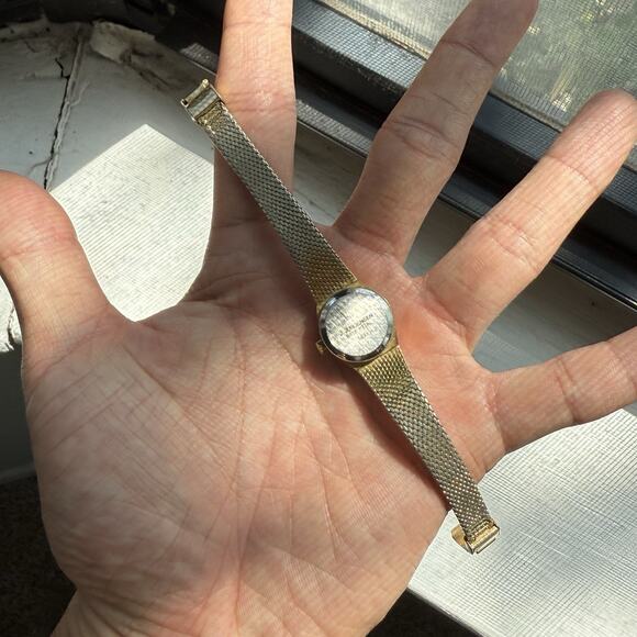 Vintage Jules Jurgensen Ladies Gold Tone Watch Dainty Quartz Japanese Movement - Picture 4 of 9